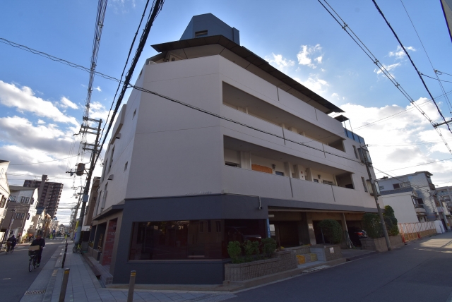 エルベコート東住吉鷹合の月極駐車場3