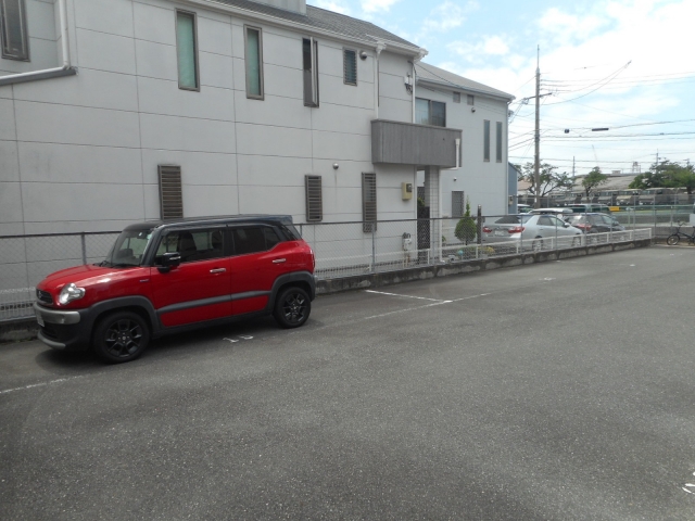 瑞穂町ガレージの月極駐車場4