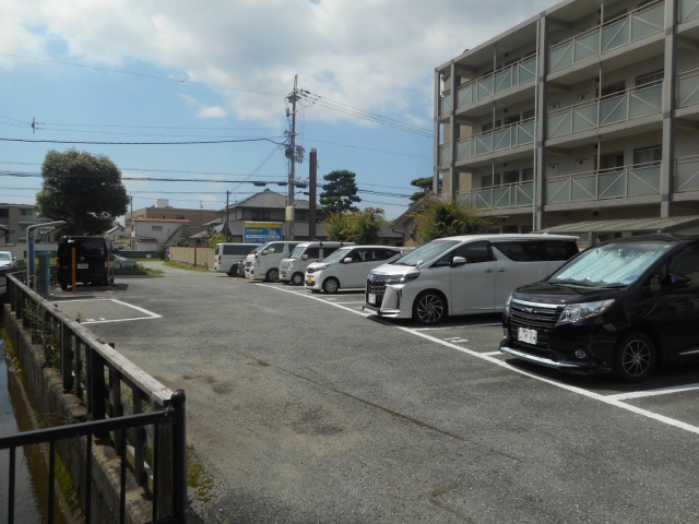 森・北側駐車場の月極駐車場2
