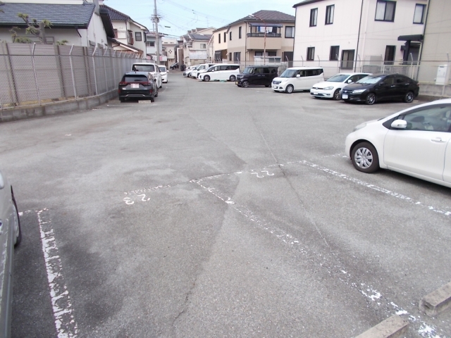 村上パーキングの月極駐車場4