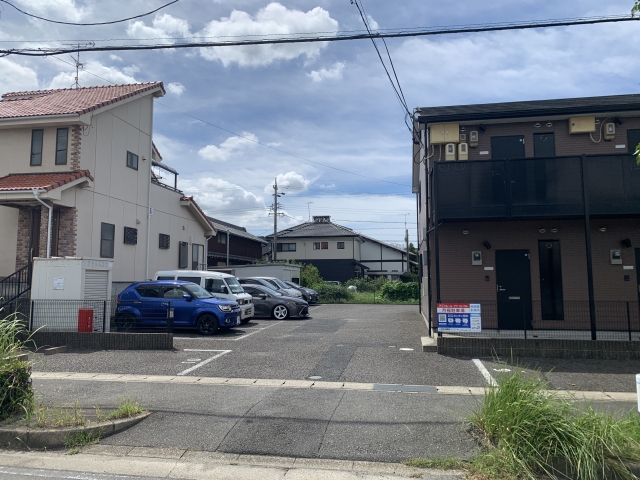 アンプルール ブワ エトワルの時間貸し駐車場3