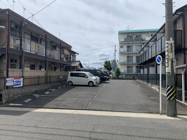 アンプルール ブワ ステラの月極駐車場2