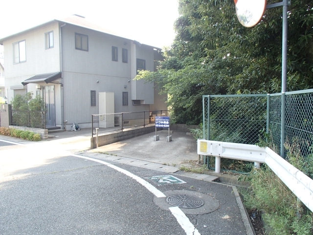 長谷川モータープール（大丸町3-5-1）の月極駐車場