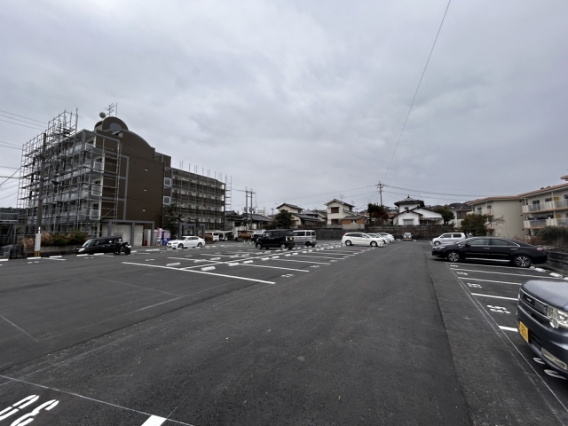 カレッジコート九工大の月極駐車場3
