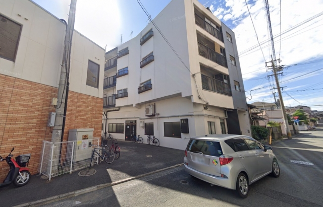 正津ビルの月極駐車場
