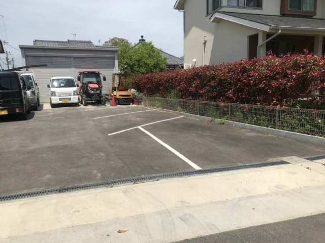 修学院ガレージの月極駐車場