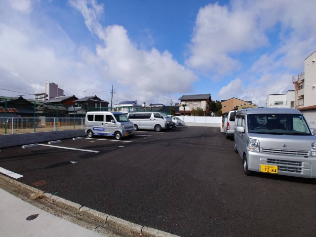 KMD名塚パーキングの月極駐車場2