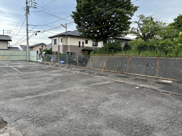 小田急パーキング東田原の月極駐車場3