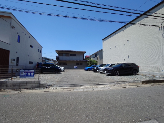 栁川駐車場の月極駐車場