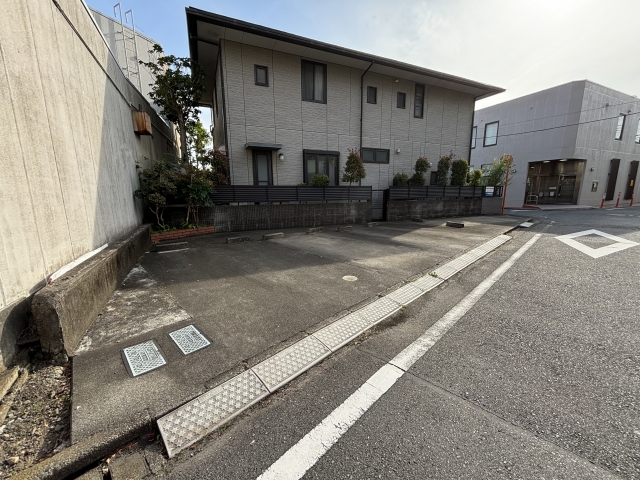 横溝(高義)駐車場の月極駐車場1