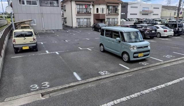 七日市西町月極駐車場の月極駐車場