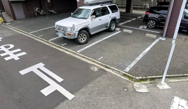 クイーンシティ吉川２駐車場の月極駐車場