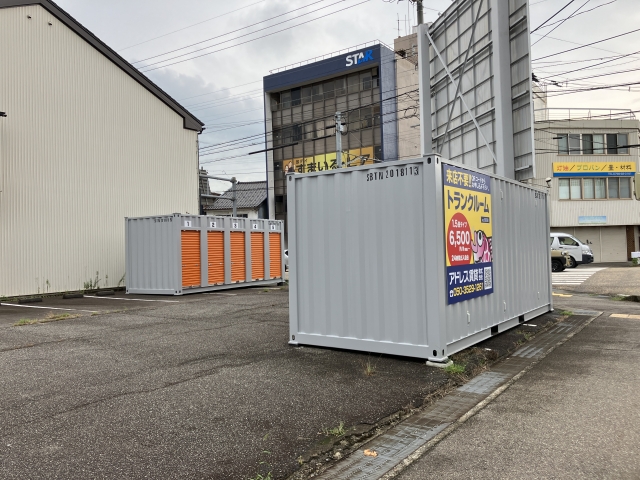 トランクルーム高岡市駅南二丁目の月極駐車場2