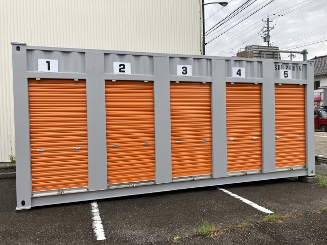 トランクルーム高岡市駅南二丁目の月極駐車場3