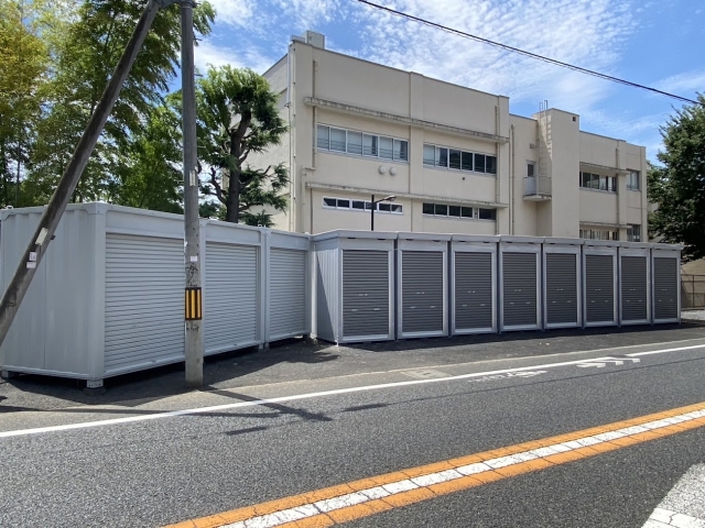 ライヴズ片倉バイクガレージの月極駐車場1