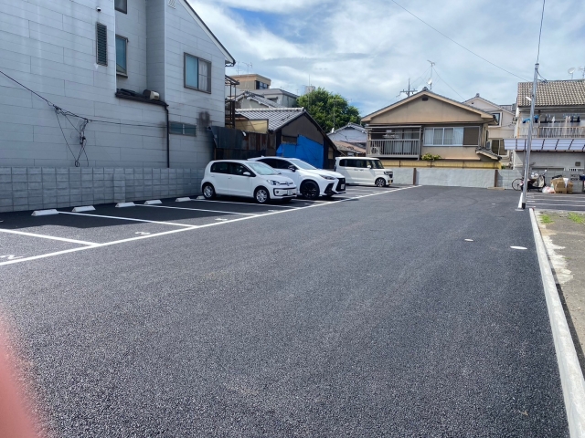 イタハシガレージの月極駐車場3