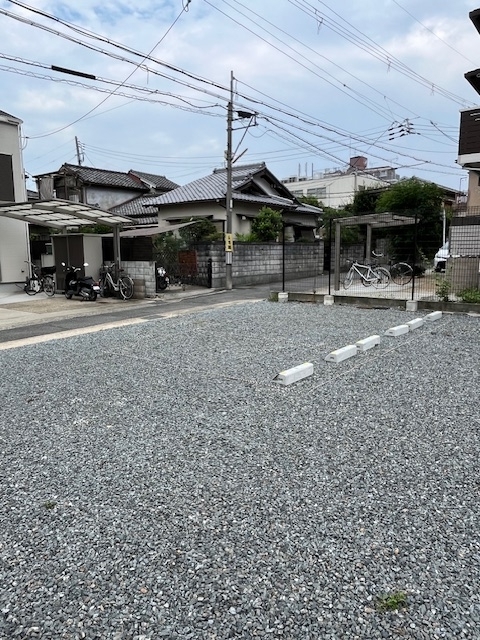 向島本丸町ガレージの月極駐車場