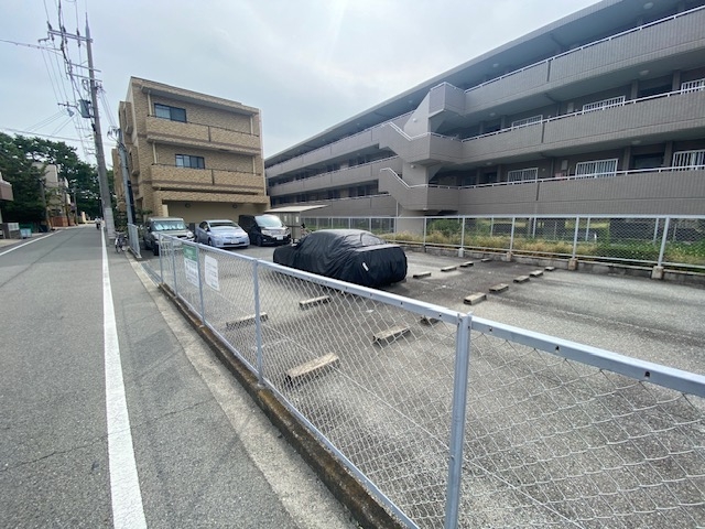 西宮市日野町63−1の月極駐車場 [屋外／平面式]（ID:8449）｜いえ