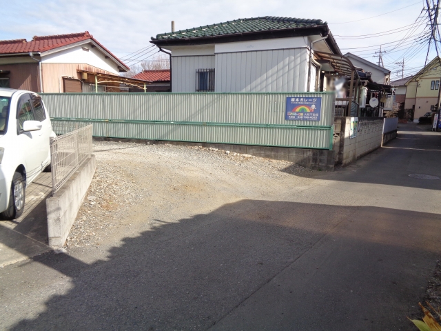 榎本ガレージの月極駐車場3