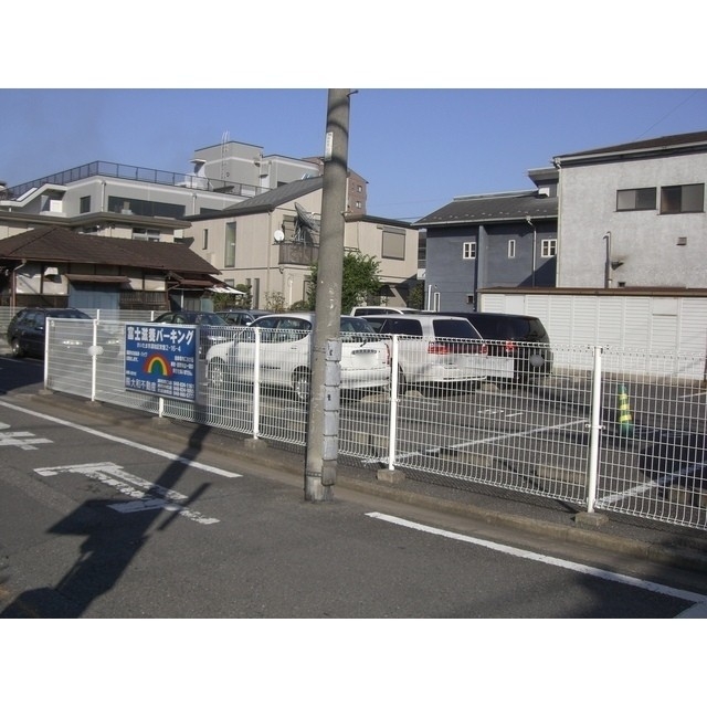 富士滋養パーキングの月極駐車場3