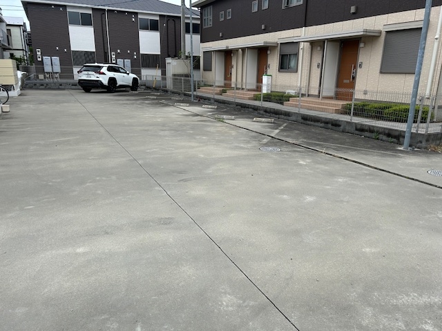 青木・グレイスラル駐車場の月極駐車場4