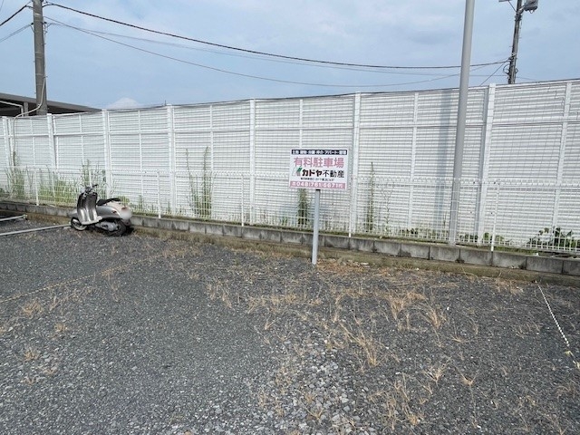 当間（トーカン）駐車場の月極駐車場4