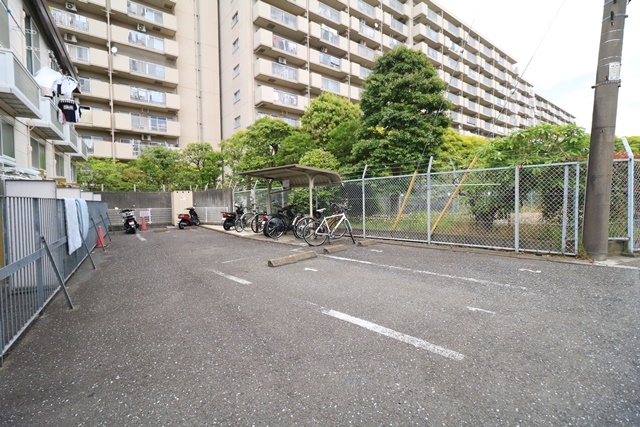 エトワール湘南とつかの月極駐車場